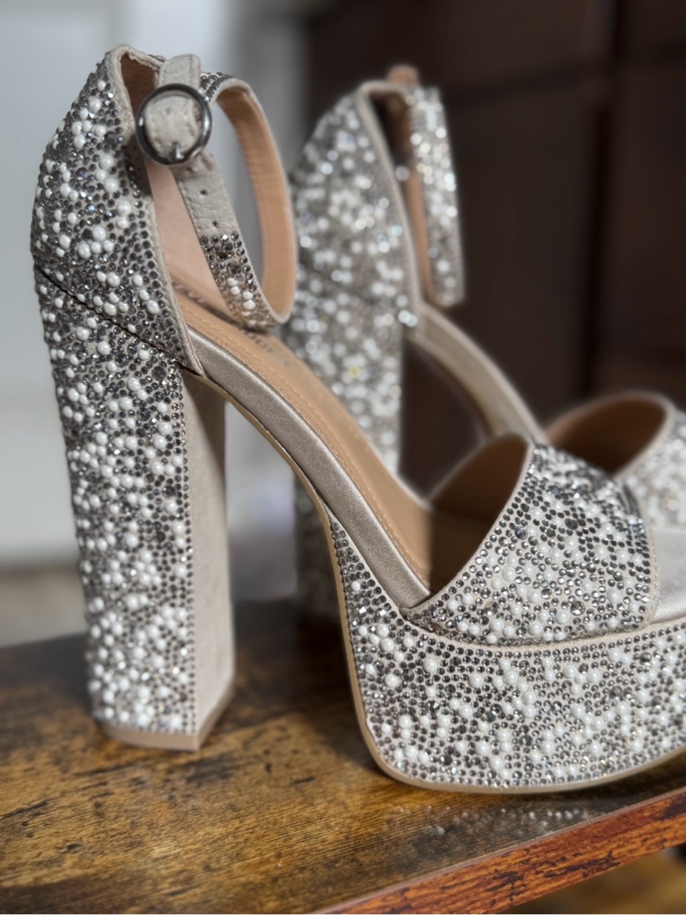 Steve Madden Glam Ankle Strap Platform Sandal- Ivory *NWT*